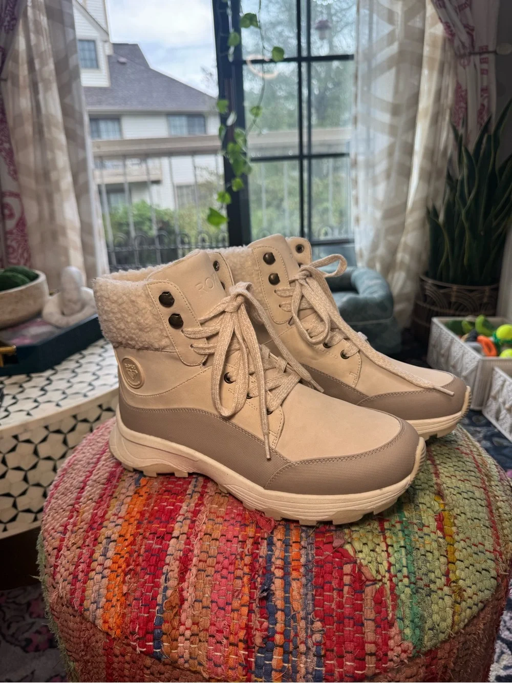 ▫️🤍 Roxy Women's Cream Tan Sherpa Lace-Up Winter Boots 🤍▫️